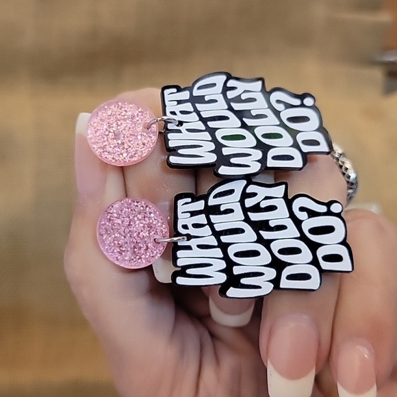 🔥LAST PAIR🔥 What Would Dolly Do Earrings - Picture 4 of 6